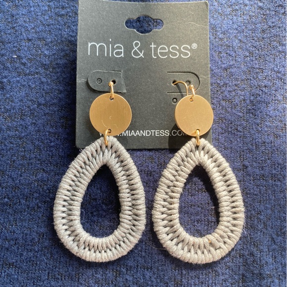 Mia&tess silver/gray earrings - Picture 2 of 3
